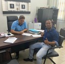 Vereador Edinho comemora a assinatura das Ordens de Serviço para pavimentação de ruas em Avaí