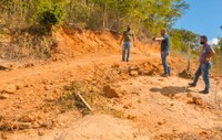 Vereadores Joarlen e Nilson fiscalizam condições da estrada da comunidade do Caldeirão